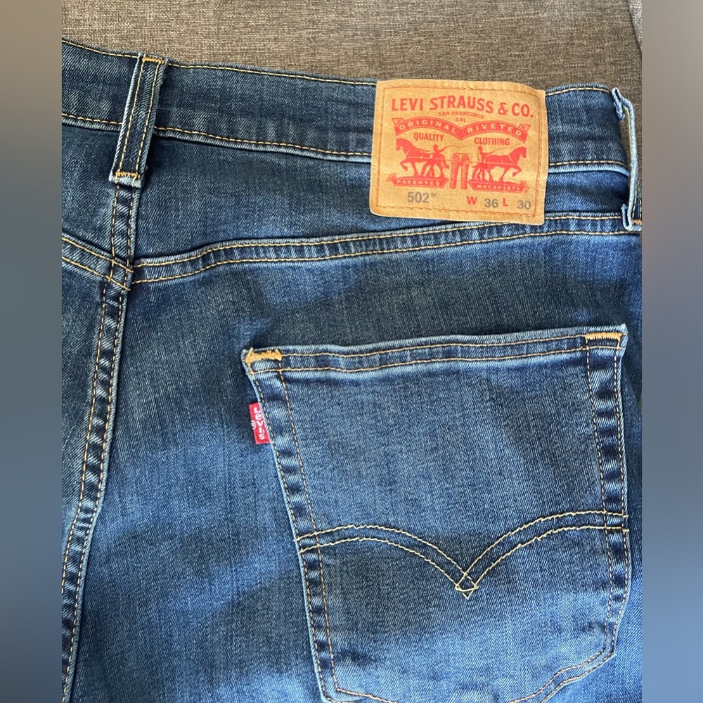 Men’s Levi Jeans, size W36 L30. Excellent condition!